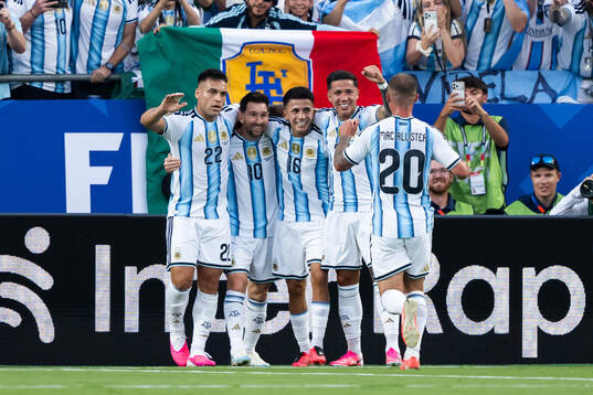 Lautaro Martinez, Lionel Messi, Thiago Almada, Enzo
