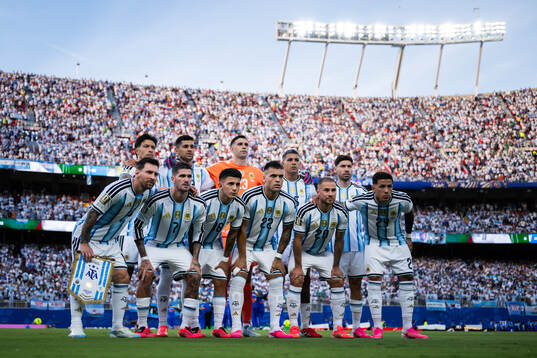 Gonzalo Montiel, Cristian Romero, goalkeeper Emiliano