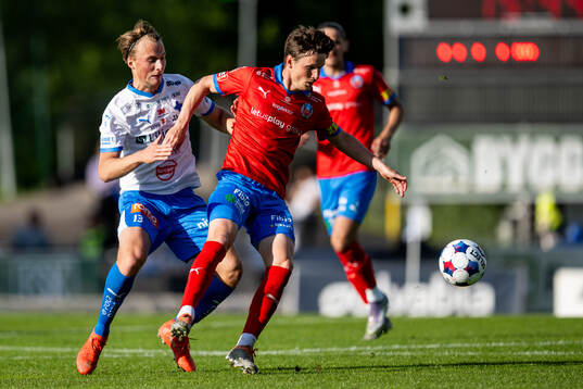 IFK Värnamos Sigge Jansson och Helsingborgs Max Svensson