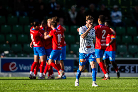 IFK Värnamos Carl Johansson deppar feer 0-1