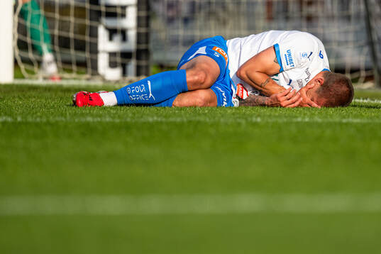 IFK Värnamos Douglas Bergqvist har ont