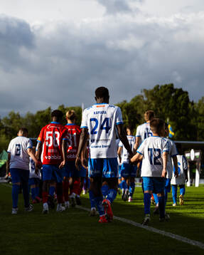 IFK Värnamos Mohamed Kamara gör entré