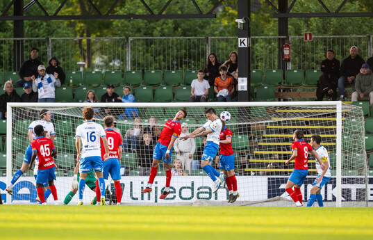 Helsingborgs Obafemi Awodesu och IFK Värnamos Kai Meriluoto