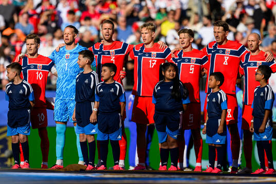 Martin Ødegaard, goalkeeper Ørjan Nyland, Kristoffer