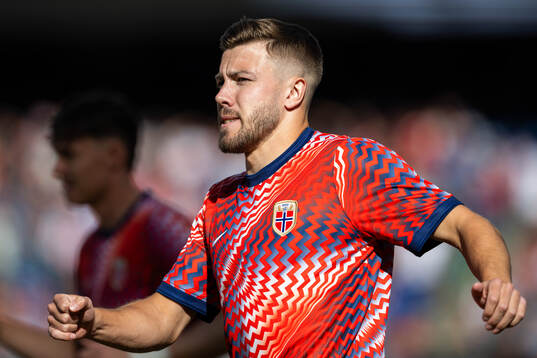 Fredrik André Bjørkan of Norway warms up