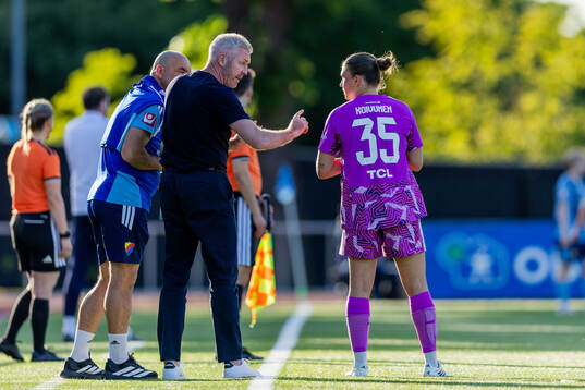 Djurgårdens tränare Willie Kirk och målvakt Anna Aurora