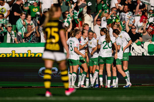 Hammarbys Stina Lennartsson jublar