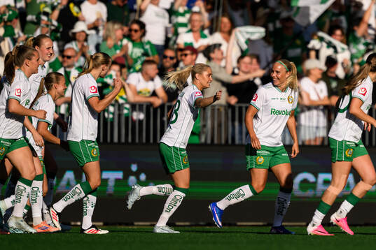 Hammarbys Stina Lennartsson jublar