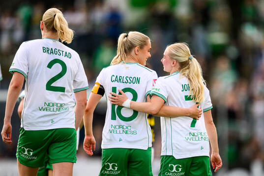 Hammarbys Alice Carlsson och Emilie Joramo jublar