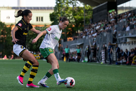 AIKs Anna Oskarsson och Hammarbys Sofia Reidy
