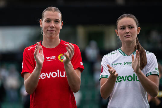 Hammarbys målvakt Melina Loeck och Svea Rehnberg