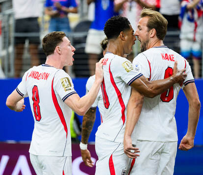 Elliot Anderson, Jude Bellingham and Harry Kane of England