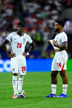 Noni Madueke and Reece James of England