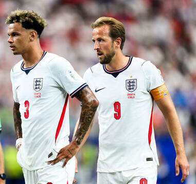 Nico Oreilly and Harry Kane of England