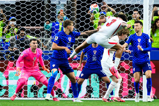 Nico Oreilly and Anthony Gordon of England and goalkeeper