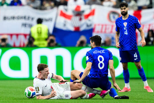 Elliot Anderson of England and Mateo Kovacic of Croatia