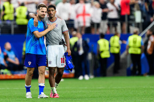 Marin Pongracic of Croatia and Jude Bellingham of England