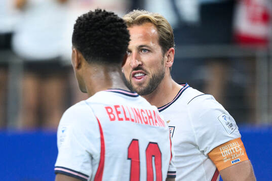 Jude Bellingham and Harry Kane of England