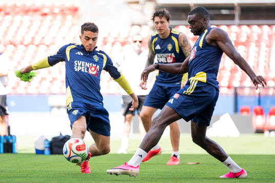 Yasin Ayari and Ken Sema of the Swedish national football