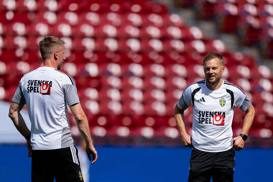 Head coach Graham Potter and assistant coach Sebastian