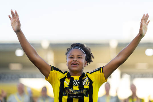 Häckens Felicia Schröder jublar