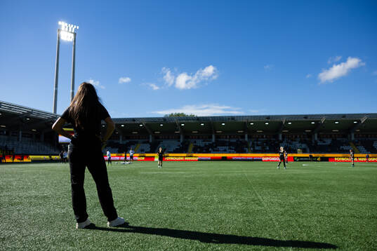 Häckens tränare Elena Sadiku