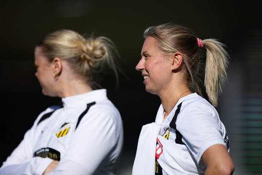 Häckens fysioterapeuter Ida Augustsson och Mikaela