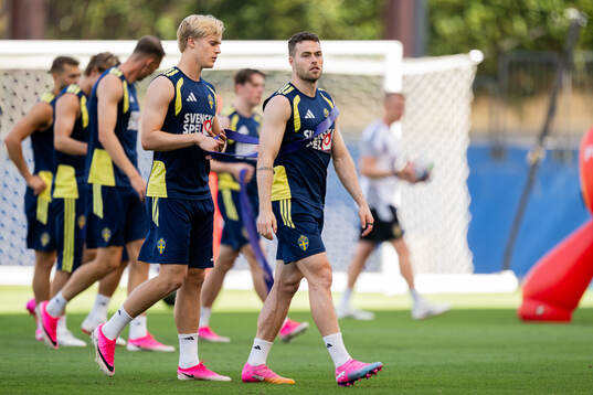 Lucas Bergvall and Gabriel Gudmundsson of the Swedish