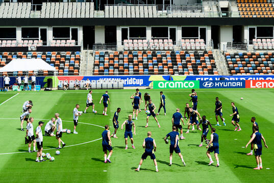 Bläddra bland fler bilder av Football, FIFA World Cup 2026, day 9, Sweden, Training