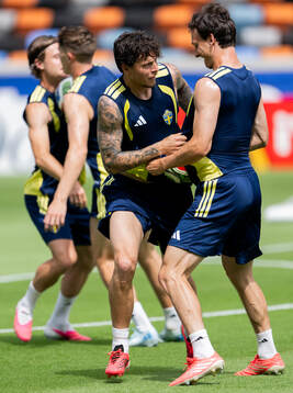Victor Nilsson Lindelöf and Hjalmar Ekdal of the Swedish