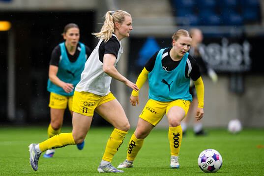 Ida Holm Neset of Bodø/Glimt warms up