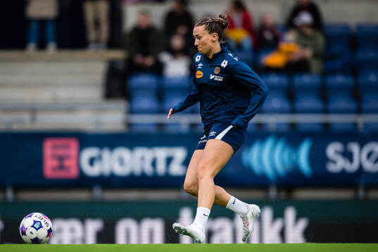 Katarina Dybvik Sunde of Aalesund warms up