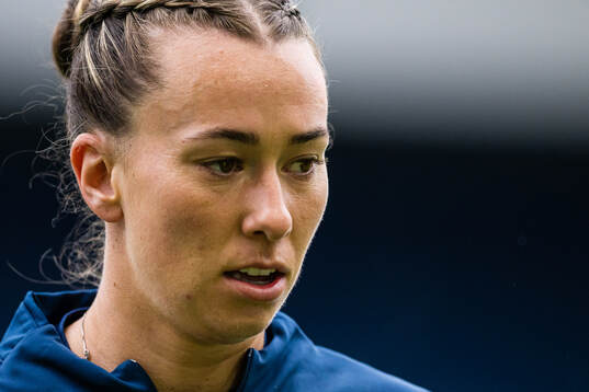 Katarina Dybvik Sunde of Aalesund warms up