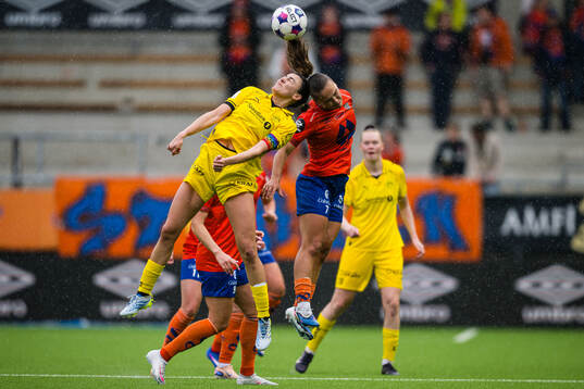 Claudia Nicole Cagnina of Bodø/Glimt and Ingrid Nødland