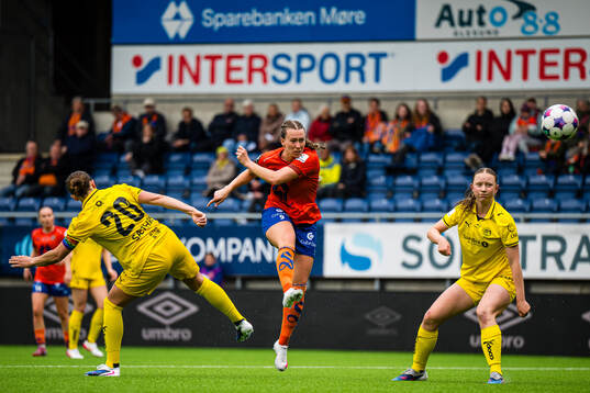 Katarina Dybvik Sunde of Aalesund scores the 8-1 goal