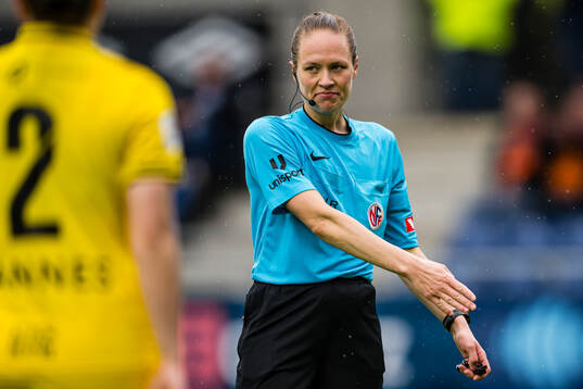 Nathalie Turøy, referee