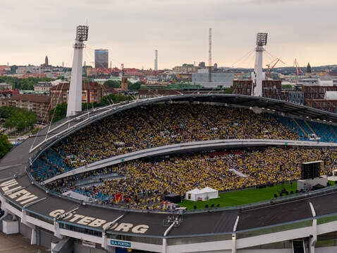 Fotbollsmatchen i VM mellan Nederländerna - Sverige visas