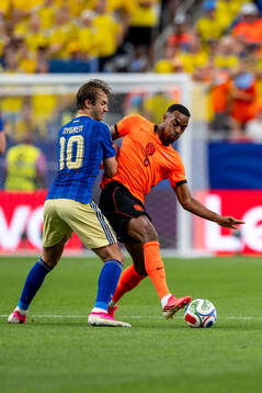 Benjamin Nygren of Sweden and Ryan Gravenberch of