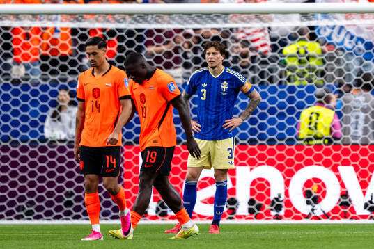Victor Nilsson Lindelöf of Sweden looks dejected