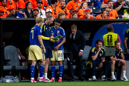 Lucas Bergvall, assistant coach Andreas Georgson and