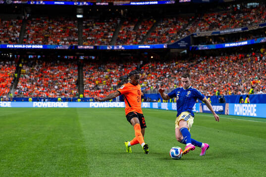 Crysencio Summerville of Netherlands and Gabriel