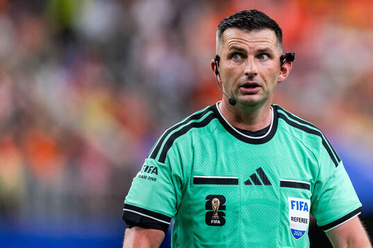 Referee Michael Oliver