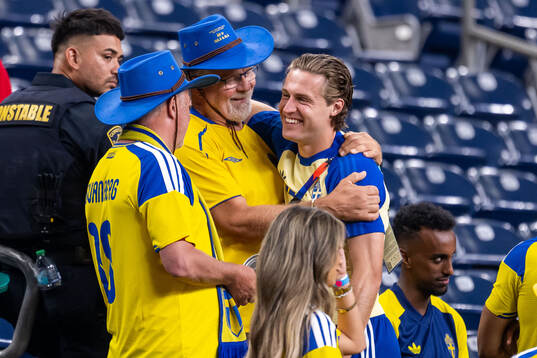 Mattias Svanberg of Sweden with family