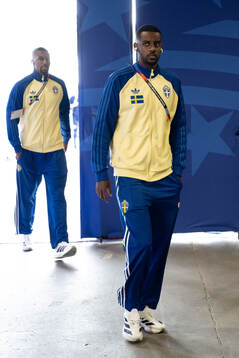 Alexander Isak of Sweden arrives at Houston Stadium