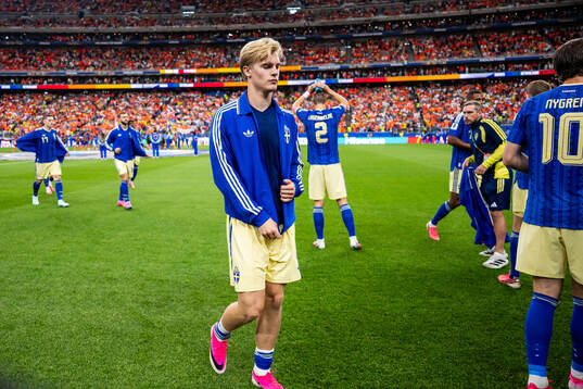 Lucas Bergvall of Sweden