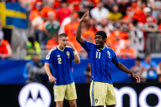 Anthony Elanga of Sweden celebrates