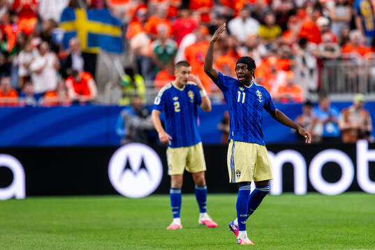 Anthony Elanga of Sweden celebrates
