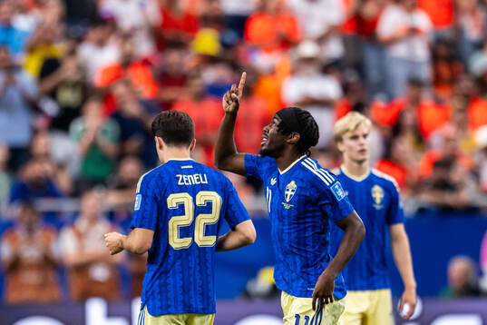 Anthony Elanga of Sweden celebrates