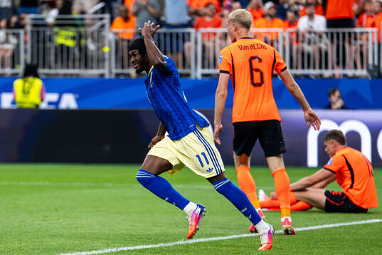 Anthony Elanga of Sweden celebrates