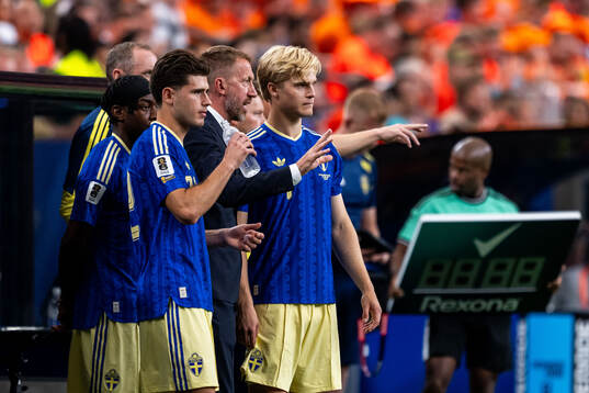 Anthony Elanga, Besfort Zeneli, head coach Graham Potter